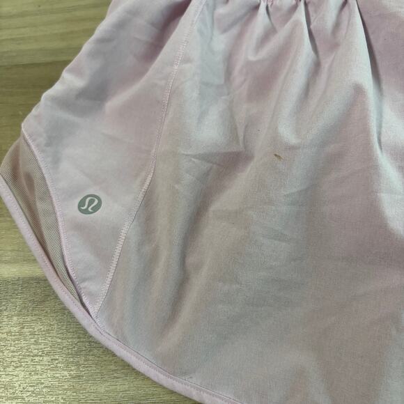 Lululemon Hotty Hot Low-Rise Lined Short 2.5" Pink Women Size 6 - Picture 4 of 5